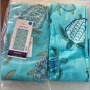 Set of Two Mainstays Aqua Sea Turtle Beach Towels